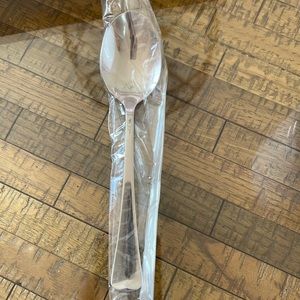 NWT Oneida Distinction set of 4 Soup Spoons